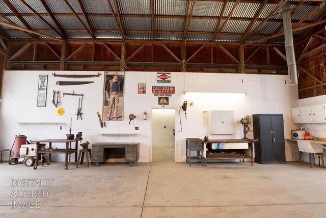 16012 Sycamore Ave, Patterson, CA 95363