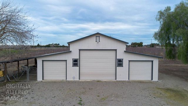 16012 Sycamore Ave, Patterson, CA 95363