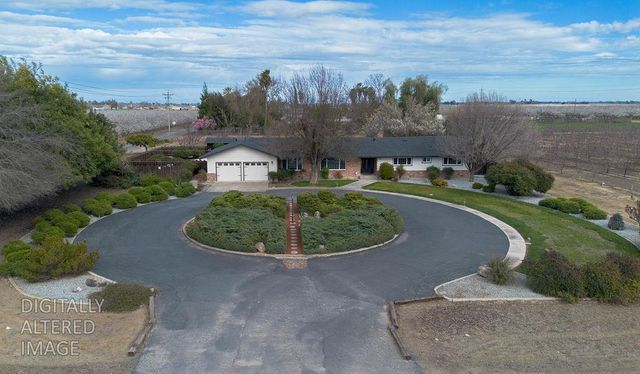 16012 Sycamore Ave, Patterson, CA 95363