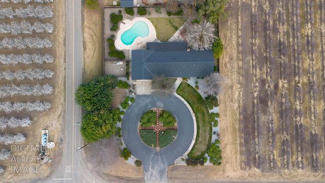 16012 Sycamore Ave, Patterson, CA 95363