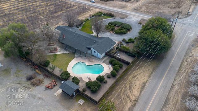 16012 Sycamore Ave, Patterson, CA 95363