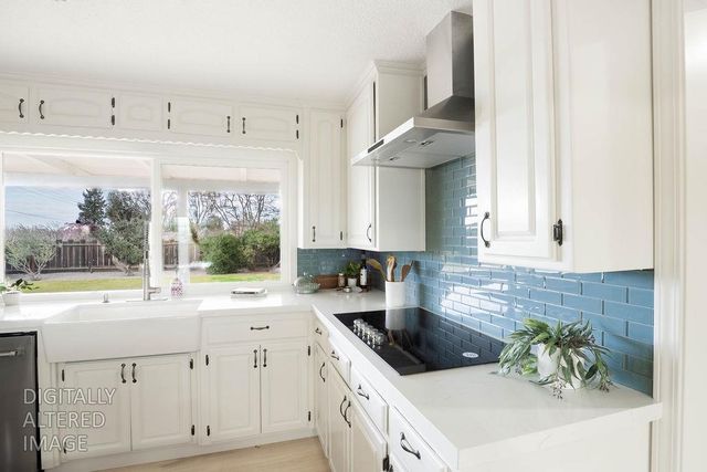 16012 Sycamore Ave, Patterson, CA 95363