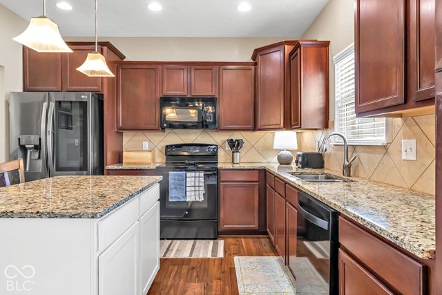 4621 W Dane Court, New Palestine, IN 46163