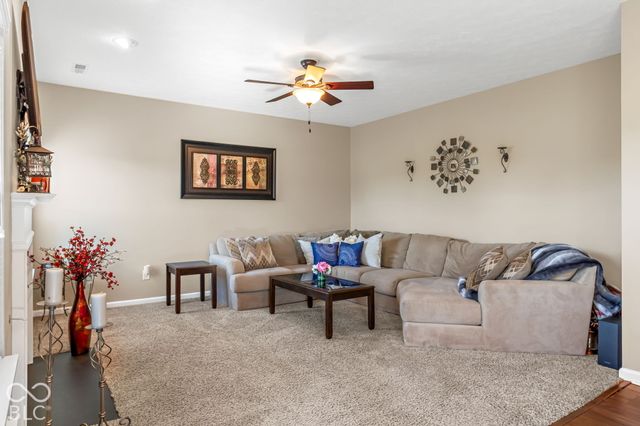 4621 W Dane Court, New Palestine, IN 46163