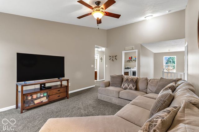 4621 W Dane Court, New Palestine, IN 46163