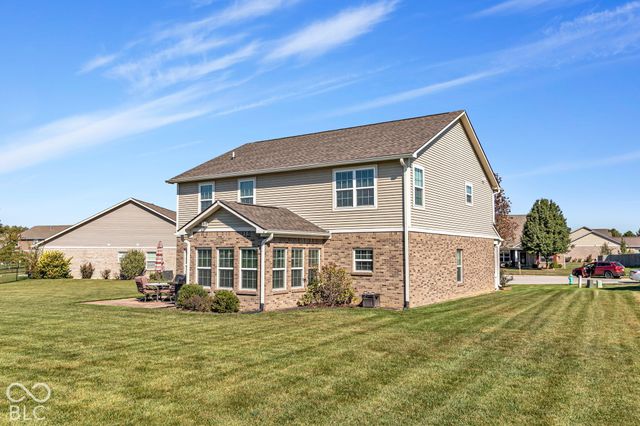 4621 W Dane Court, New Palestine, IN 46163
