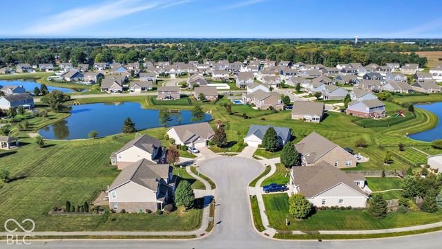 4621 W Dane Court, New Palestine, IN 46163