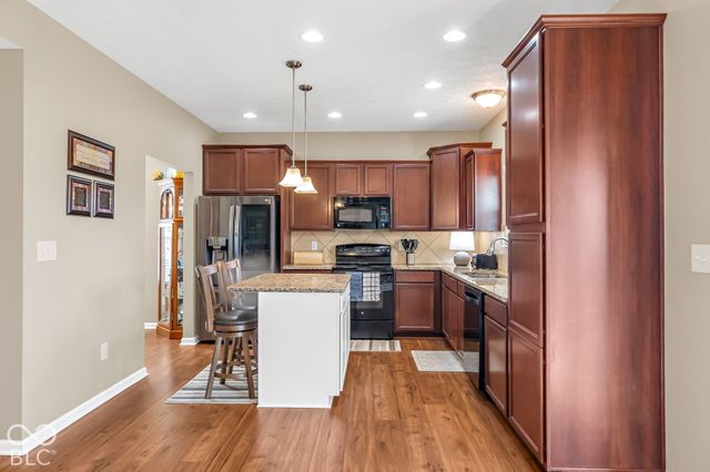 4621 W Dane Court, New Palestine, IN 46163