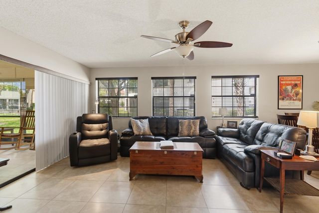 3333 Jog Park Drive, Greenacres, FL 33467