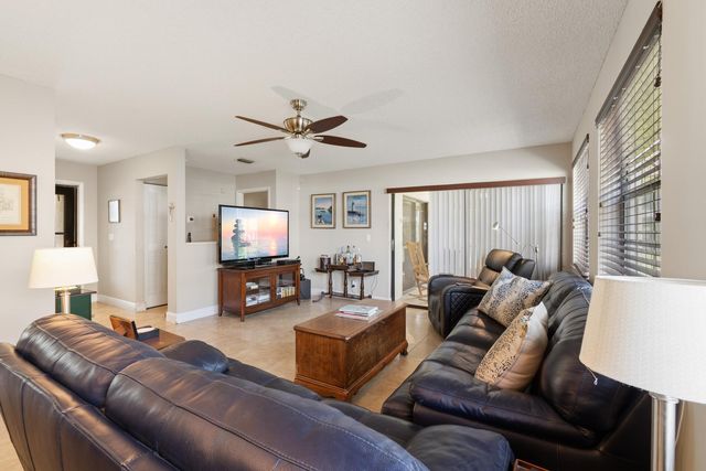 3333 Jog Park Drive, Greenacres, FL 33467