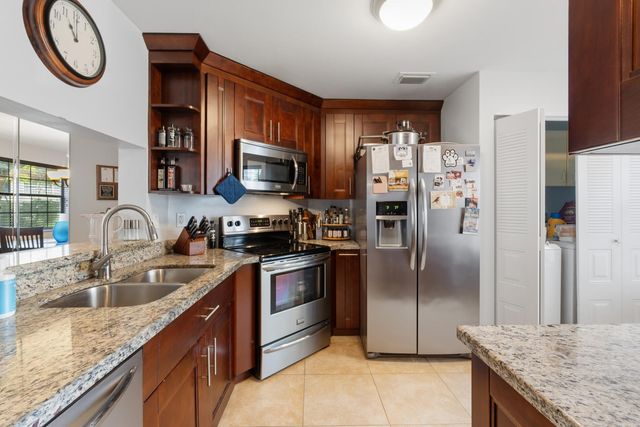3333 Jog Park Drive, Greenacres, FL 33467