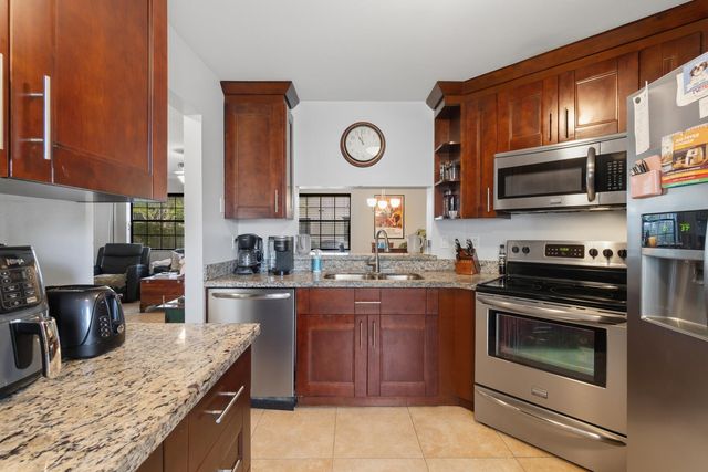 3333 Jog Park Drive, Greenacres, FL 33467