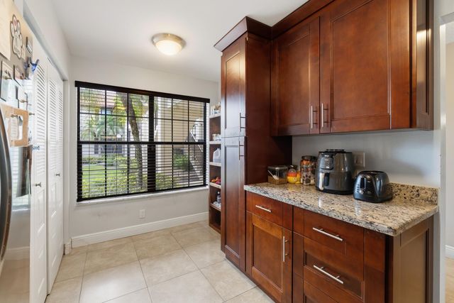 3333 Jog Park Drive, Greenacres, FL 33467