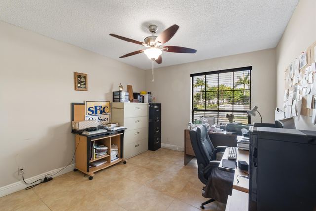 3333 Jog Park Drive, Greenacres, FL 33467