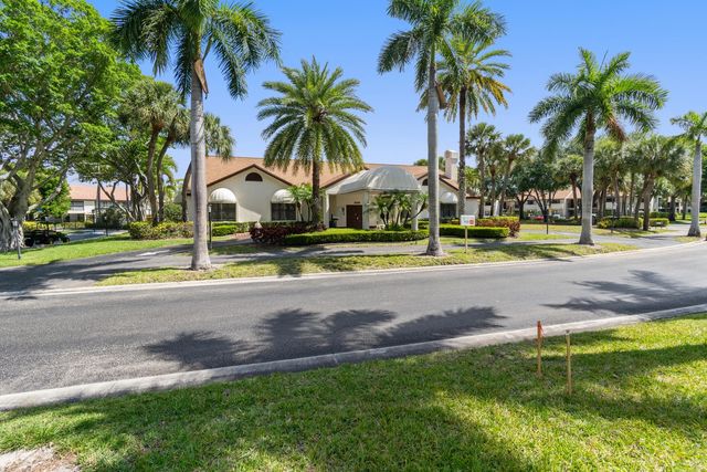 3333 Jog Park Drive, Greenacres, FL 33467