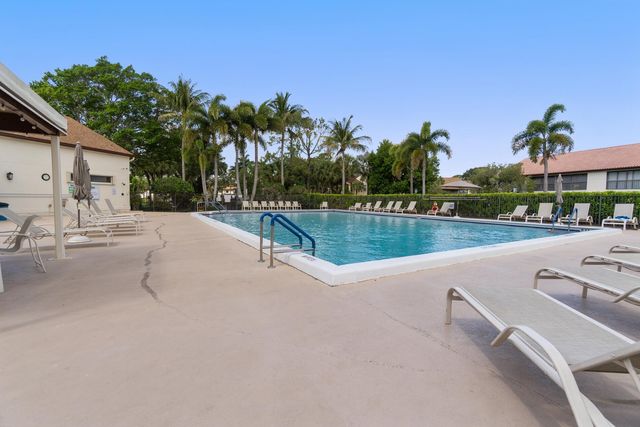 3333 Jog Park Drive, Greenacres, FL 33467