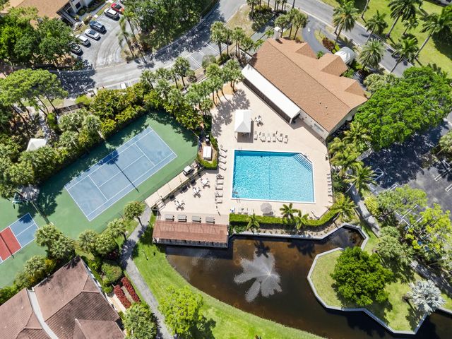 3333 Jog Park Drive, Greenacres, FL 33467