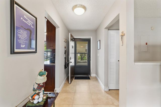 3333 Jog Park Drive, Greenacres, FL 33467