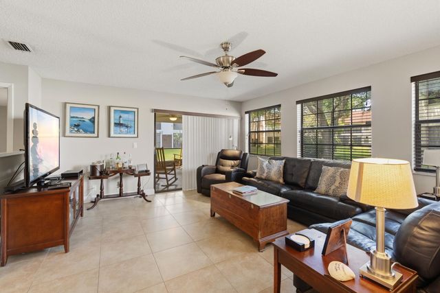3333 Jog Park Drive, Greenacres, FL 33467