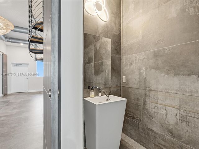 600 NE 27th Street PH2, Miami, FL 33137