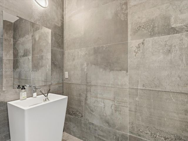 600 NE 27th Street PH2, Miami, FL 33137