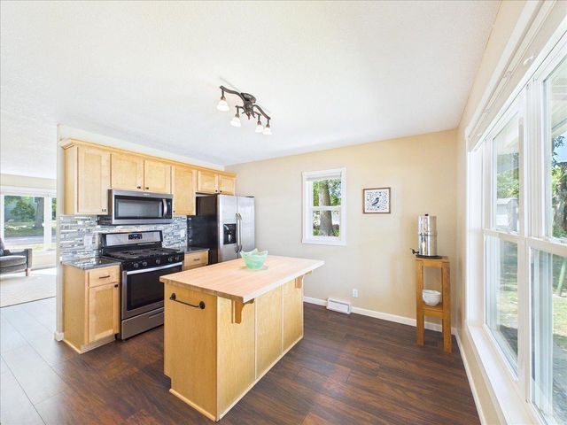 2379 Roselawn Avenue W, Lauderdale, MN 55113