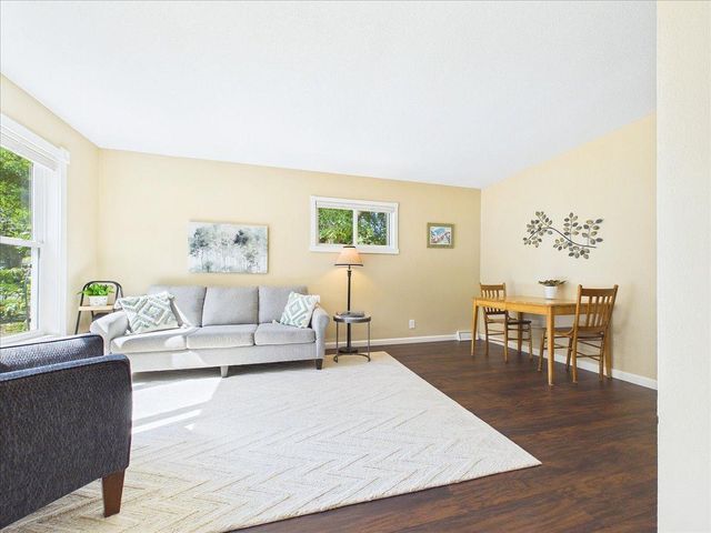 2379 Roselawn Avenue W, Lauderdale, MN 55113