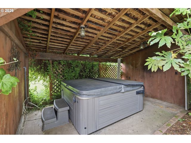39200 CAMP CREEK Rd, Springfield, OR 97478