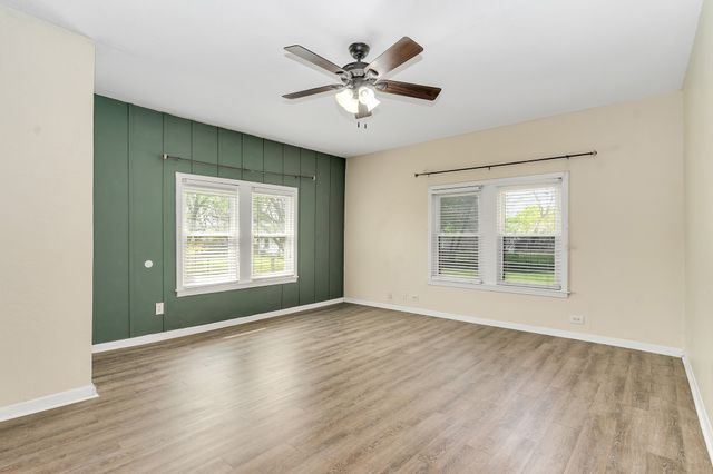 914 Prairie Avenue, Cleburne, TX 76033