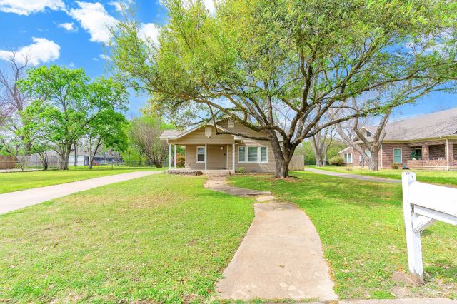 914 Prairie Avenue, Cleburne, TX 76033