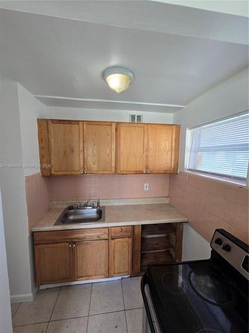 2040 Pierce St 1, Hollywood, FL 33020