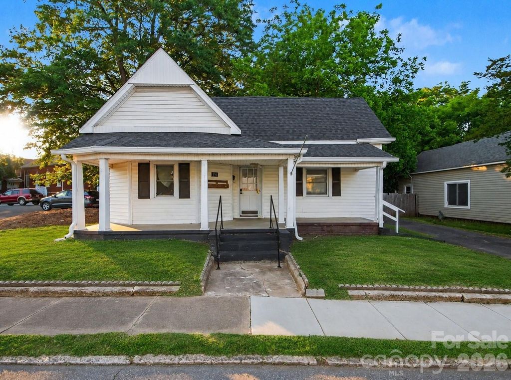 198 Buffalo Avenue NW, Concord, NC 28025