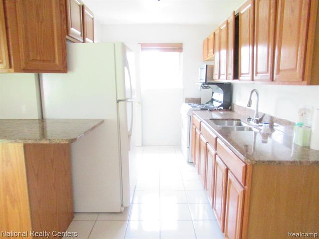 2687 Wilshire Street, Westland, MI 48186