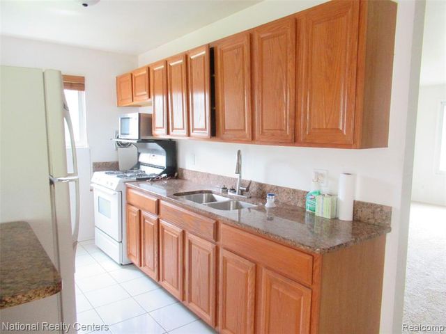 2687 Wilshire Street, Westland, MI 48186