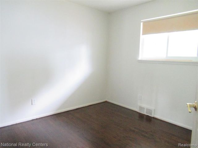 2687 Wilshire Street, Westland, MI 48186