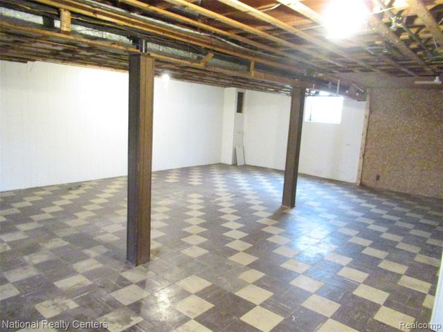 2687 Wilshire Street, Westland, MI 48186