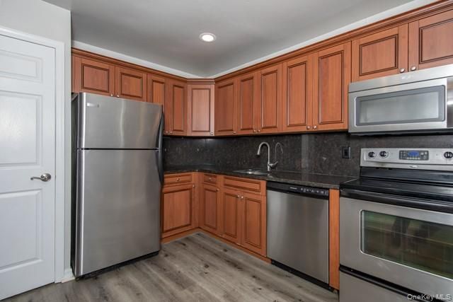 60 Chelsea Court AD12, Bohemia, NY 11716
