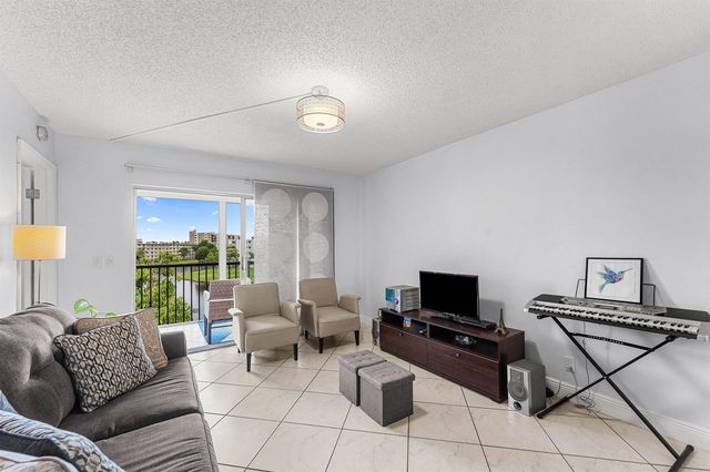 2222 N Cypress Bend Drive 403, Pompano Beach, FL 33069