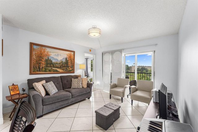 2222 N Cypress Bend Drive 403, Pompano Beach, FL 33069