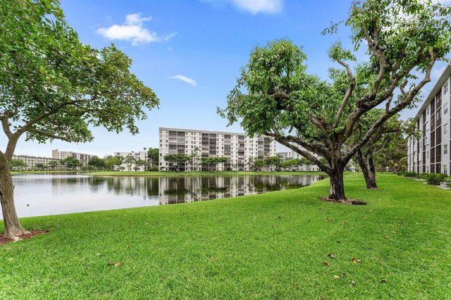 2222 N Cypress Bend Drive 403, Pompano Beach, FL 33069