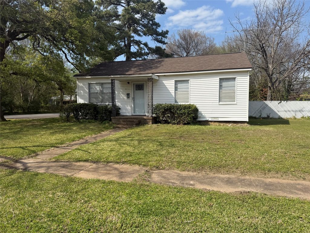301 Boyd Loop, Bonham, TX 75418