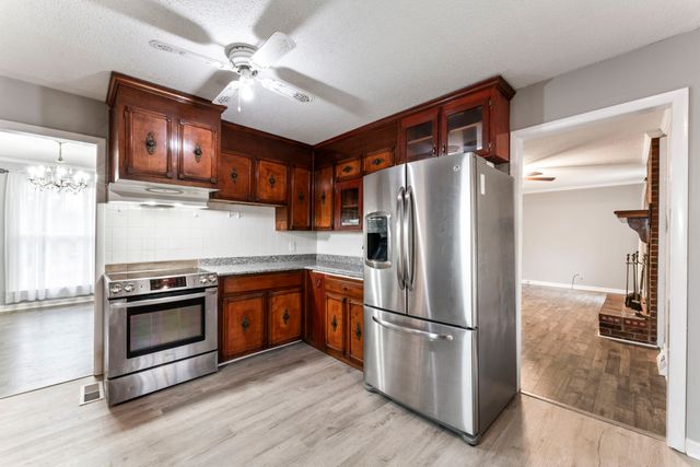 305 Woodlawn Dr, Mount Juliet, TN 37122