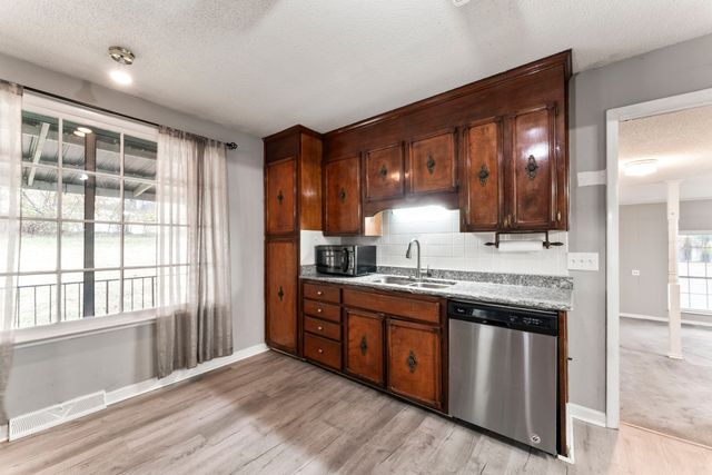 305 Woodlawn Dr, Mount Juliet, TN 37122