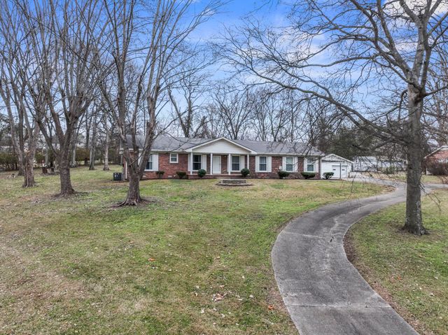 305 Woodlawn Dr, Mount Juliet, TN 37122