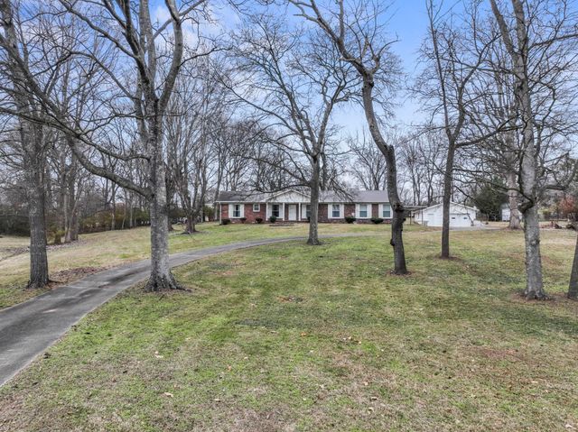 305 Woodlawn Dr, Mount Juliet, TN 37122