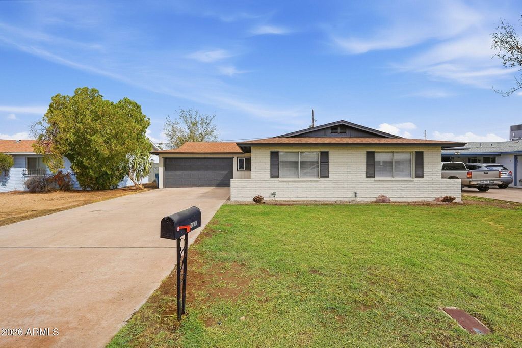 3918 W KALER Drive, Phoenix, AZ 85051 — photo 4