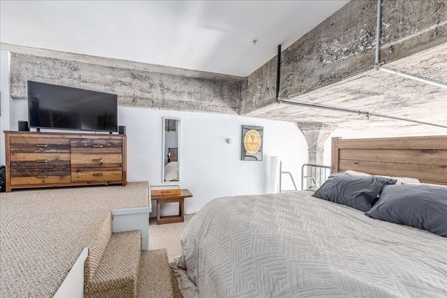156 Porter St 320, Boston, MA 02128
