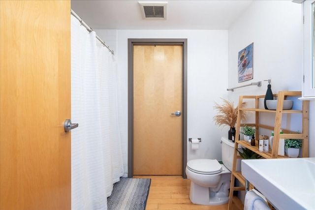 156 Porter St 320, Boston, MA 02128