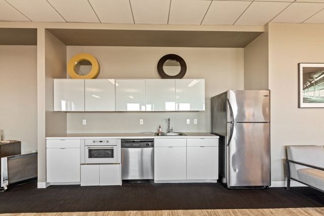 156 Porter St 320, Boston, MA 02128