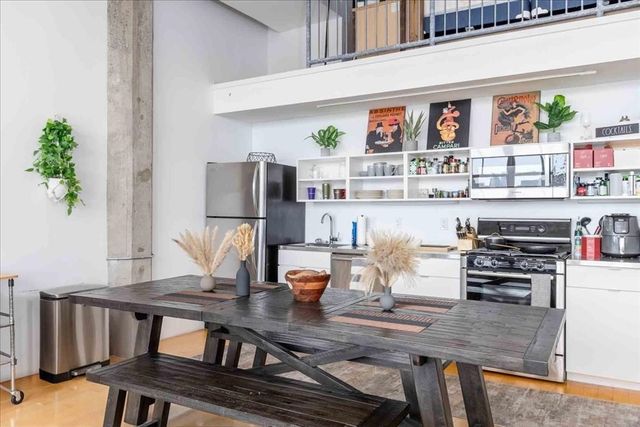 156 Porter St 320, Boston, MA 02128